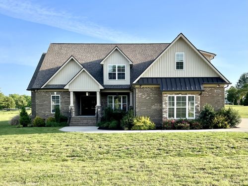 8006 Traditions Ln, Columbia, TN, 38401-3320 | Card Image