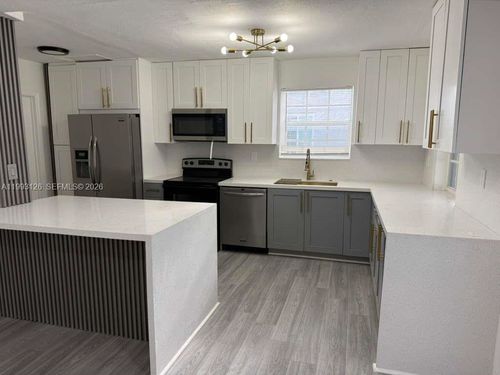 7120 Allen St, Hollywood, FL, 33024-1618 | Card Image