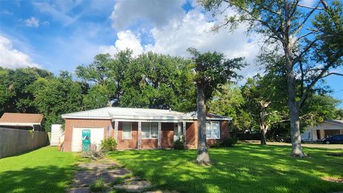 900 Mathilda Dr, Sulphur, LA, 70663-5048 | Card Image