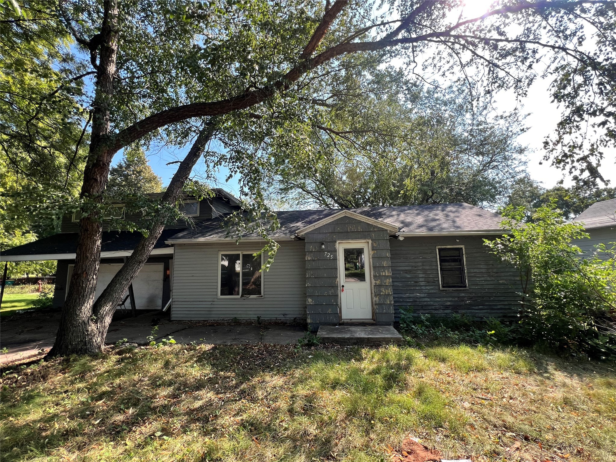 4th St, Colo, IA 50056