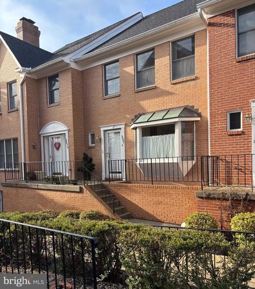 207 Locust St Se, VIENNA, VA, 22180-4625 | Card Image