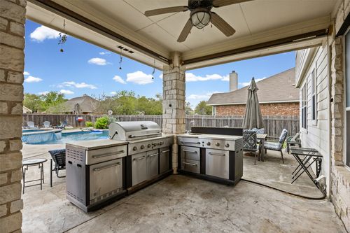 16902 Brewer Blackbird Dr, Pflugerville, TX, 78660-5795 | Card Image