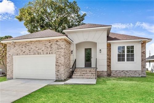 9 Park Timbers Dr, New Orleans, LA, 70131-8615 | Card Image