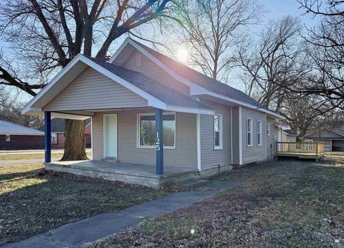 125 S Neosho St, Council Grove, KS, 66846-1836 | Card Image