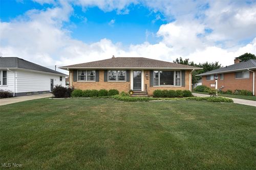 7216 Beresford Ave, Parma, OH, 44130-5056 | Card Image