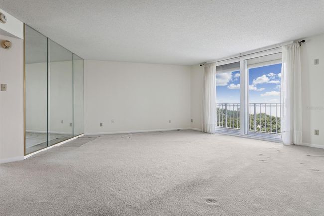 Living Room | Image 9