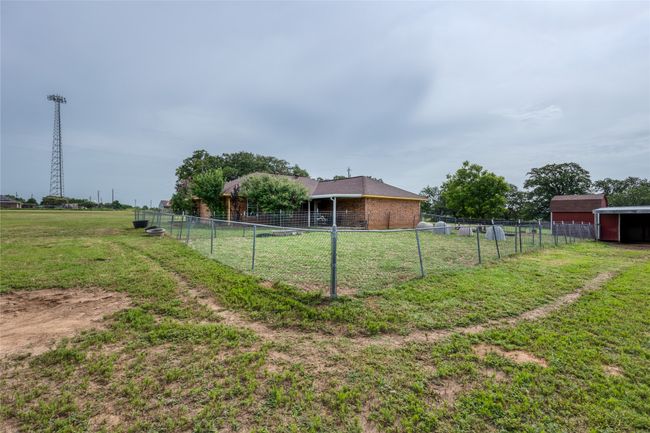 1300 Knob Rd, House other with 3 bedrooms, 2 bathrooms and null parking in Springtown TX | Image 27