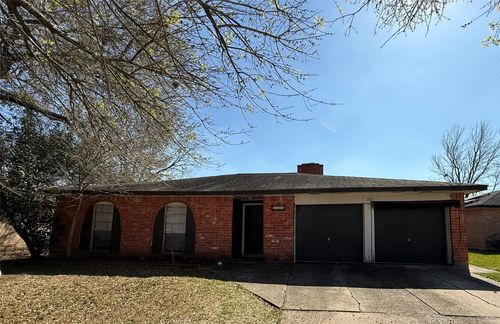 8426 Avington Rd, La Porte, TX, 77571-3621 | Card Image