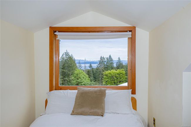 #1 bedroom on the 2nd floor | Image 62