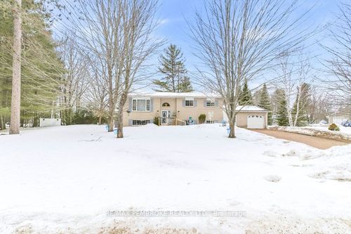 2 Blue Jay Way, Petawawa, ON, K8H3N9 | Card Image