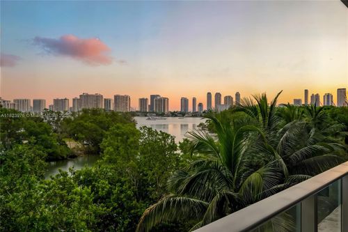 unit-301-16385 Biscayne Blvd, Aventura, FL, 33160-5453 | Card Image