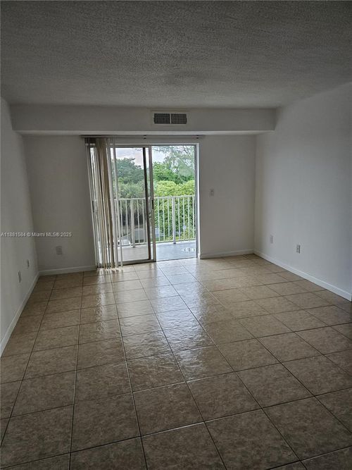 apt-301-8200 Sw 210th St, Cutler Bay, FL, 33189-3467 | Card Image