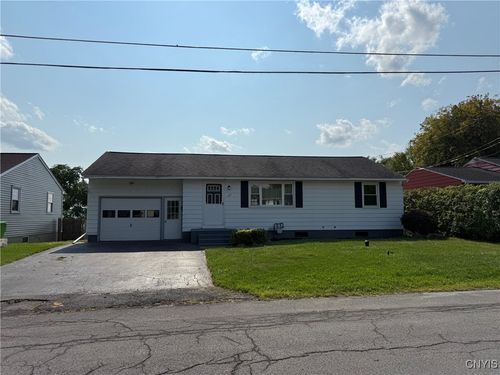 111 Deborah Dr, Liverpool, NY, 13088-6321 | Card Image