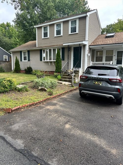 28 Walnut Ter, Avon, MA, 02322-1327 | Card Image
