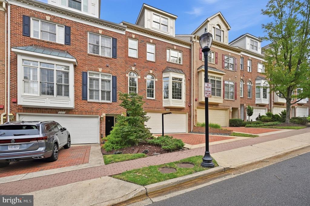 Residential in ARLINGTON 3