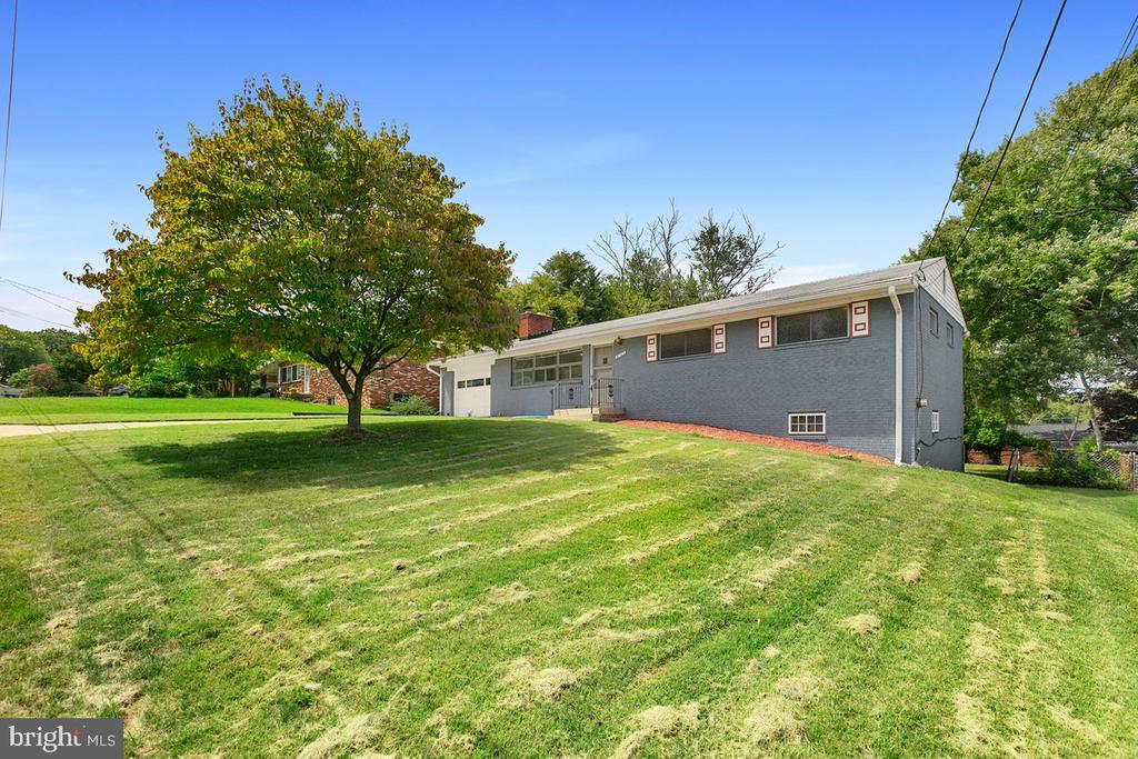 Colonial Ter, Temple Hills, MD 20748