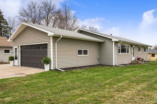 1217 Austin Rd, Owatonna, MN, 55060-4013 | Card Image