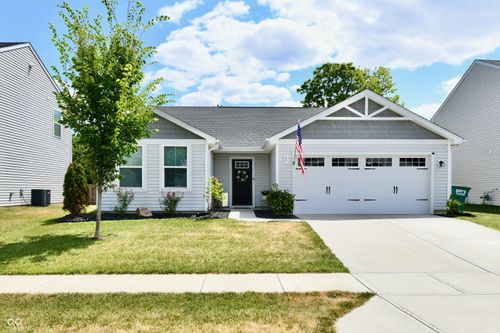 69 N Murray St, Danville, IN, 46122-8024 | Card Image