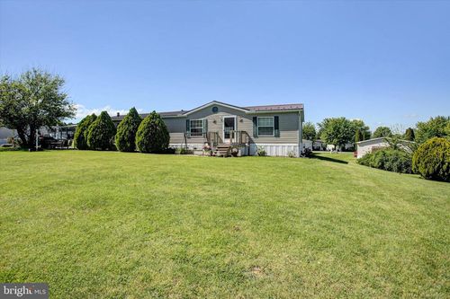 64 Tiffany Dr, SHIPPENSBURG, PA, 17257-8115 | Card Image