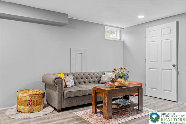 1373 Puggy Ln, House other with 4 bedrooms, 2 bathrooms and null parking in BETHLEHEM PA | Image 33