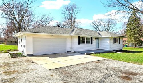 7412 Hopkins Road, Mentor, OH, 44060 | Card Image