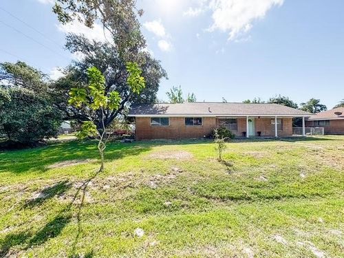 802 Whitewing Dr, Rockport, TX, 78382-6120 | Card Image