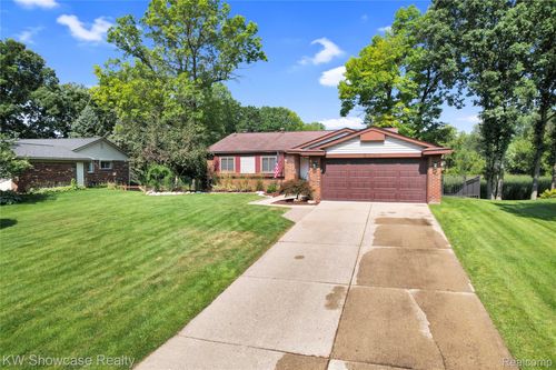5081 Timber Ridge Trl, Clarkston, MI, 48346-3850 | Card Image
