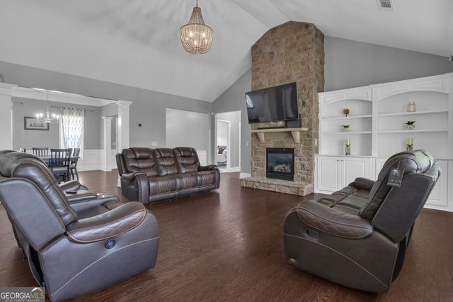 215 Savannah Dr, House other with 3 bedrooms, 3 bathrooms and null parking in Senoia GA | Image 12