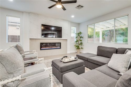 11086 Evvie Ln, Las Vegas, NV, 89135-7837 | Card Image
