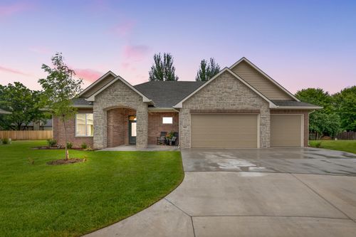 818 N Thornton Ct, Wichita, KS, 67235-3503 | Card Image