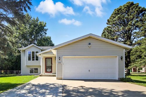 1802 18th St Sw, Austin, MN, 55912-4718 | Card Image