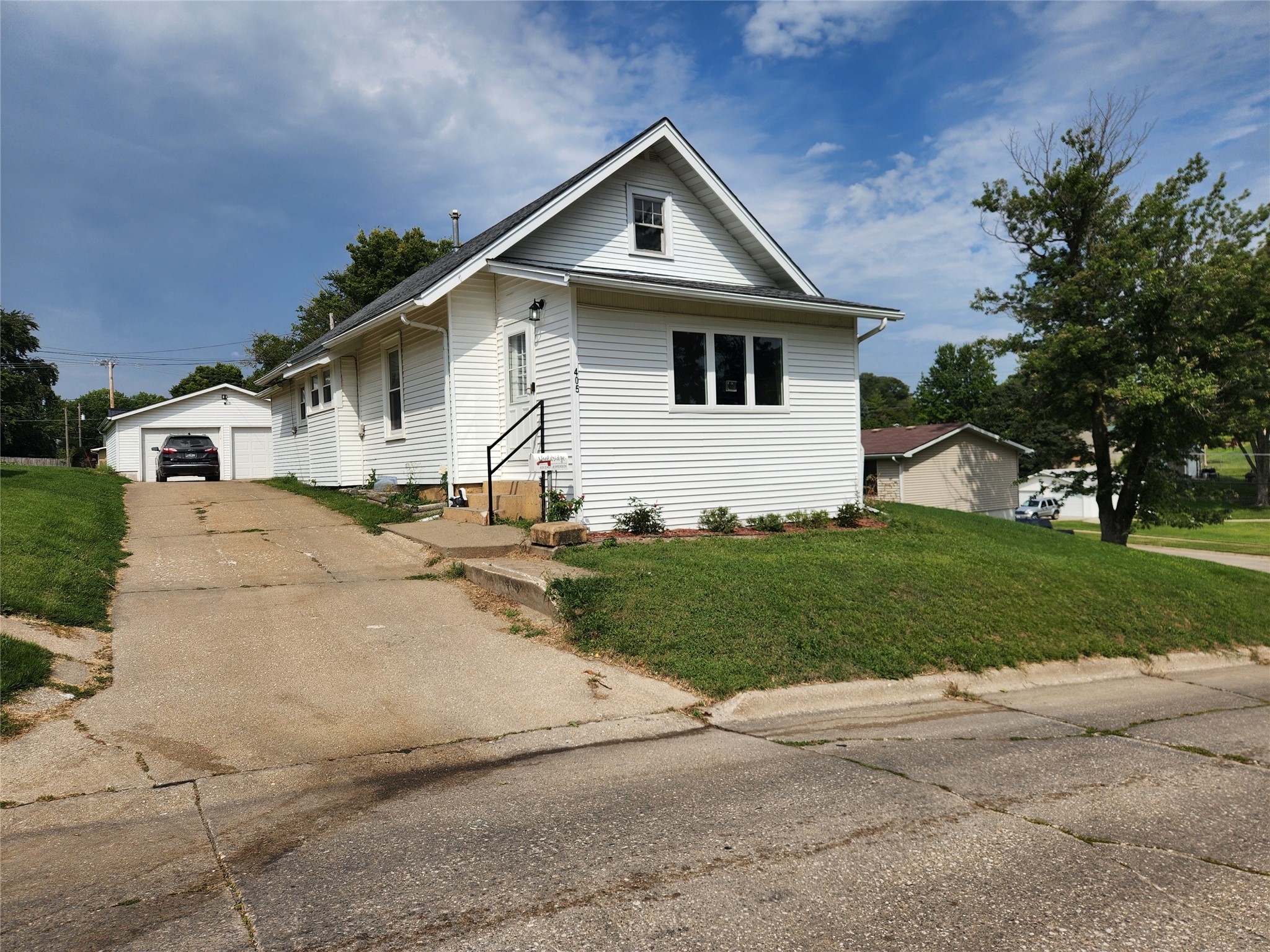 Jefferson St, Knoxville, IA 50138