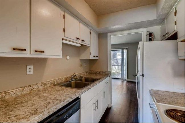 6593 Sleepy Hollow Ln, Townhouse with 2 bedrooms, 2 bathrooms and 2 parking in Morrow GA | Image 4