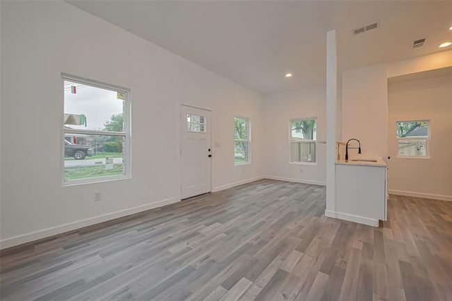 9003 Hilda St, House other with 4 bedrooms, 3 bathrooms and null parking in Houston TX | Image 22