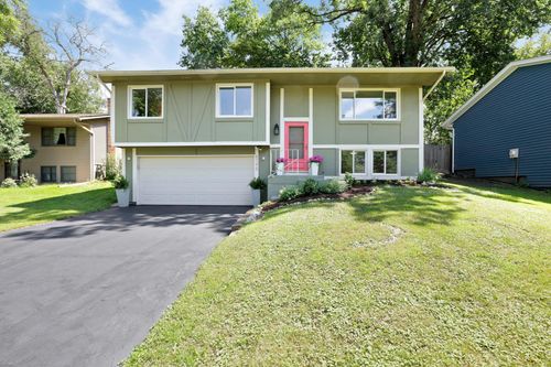 6795 Woodhill Trl, Eden Prairie, MN, 55346-2609 | Card Image