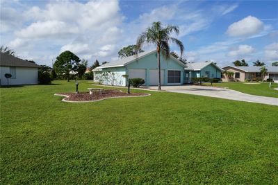 7143 Scarlet Sage Court, House other with 3 bedrooms, 3 bathrooms and null parking in PUNTA GORDA FL | Image 3