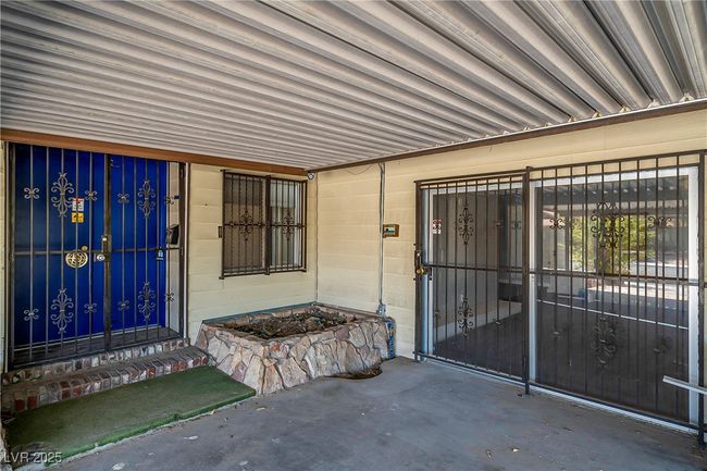 4401 Saint Andrews Cir, House other with 3 bedrooms, 2 bathrooms and null parking in Las Vegas NV | Image 4