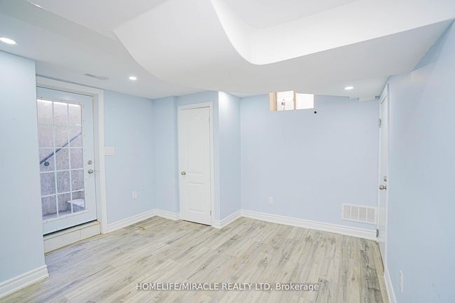 23 Hollowgrove Blvd, House other with 6 bedrooms, 5 bathrooms and 4 parking in Brampton ON | Image 32