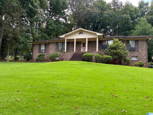 4075 Roselyn Rd, BESSEMER, AL, 35022-6347 | Card Image