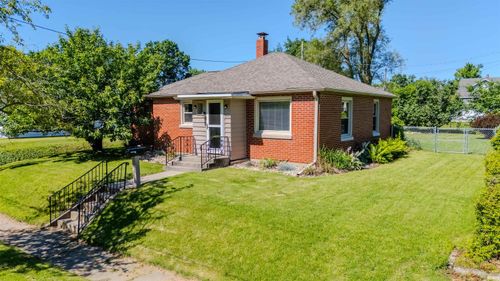 606 N Wayne St, North Manchester, IN, 46962-1646 | Card Image