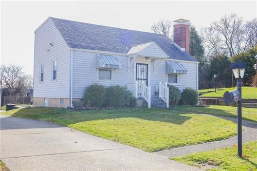 700 3rd St, N Versailles, PA, 15137-1226 | Card Image