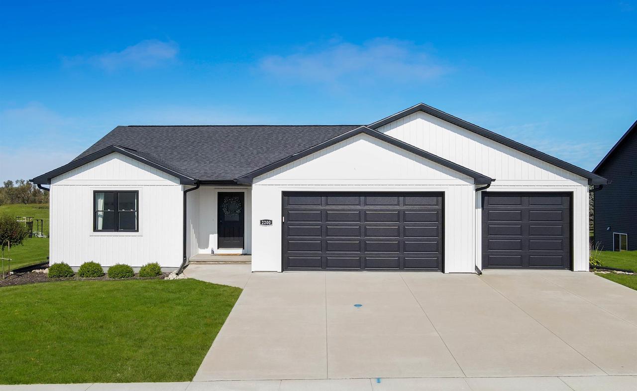 White Wolf Ln, Kaukauna, WI 54130