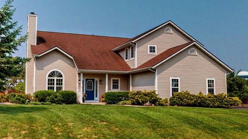 W6272 Apple Ln, Fort Atkinson, WI, 53538-8101 | Card Image