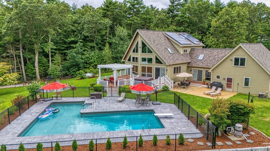 Howland Rd, Assonet, MA 02702