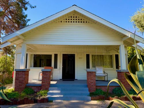 1917 Bath St, Santa Barbara, CA, 93101-2812 | Card Image