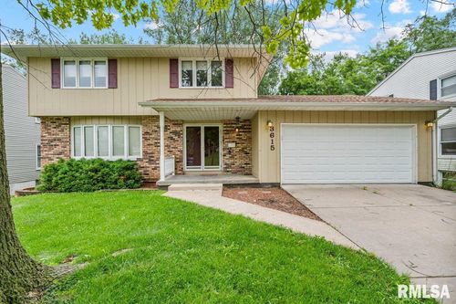 3615 N Elmwood Ave, Davenport, IA, 52806-5238 | Card Image