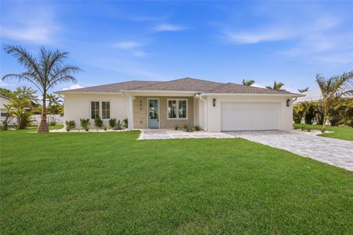 680 Key Royale Dr, HOLMES BEACH, FL, 34217-1244 | Card Image