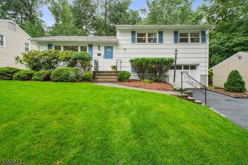 131 Harper Ter, Cedar Grove, NJ, 07009-2227 | Card Image