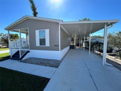 4933 Pebble Beach Avenue, House other with 2 bedrooms, 2 bathrooms and null parking in Sarasota FL | Image 3