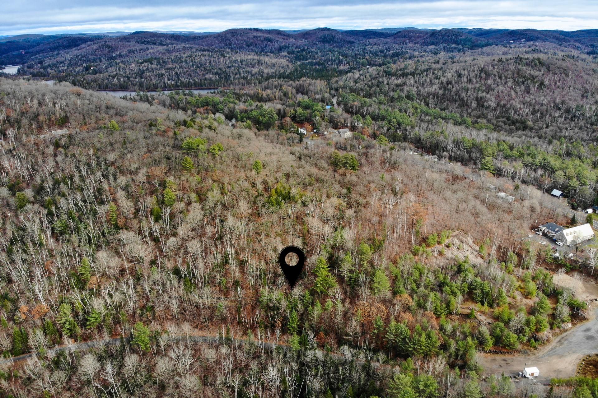 Land in Sainte-Adèle
